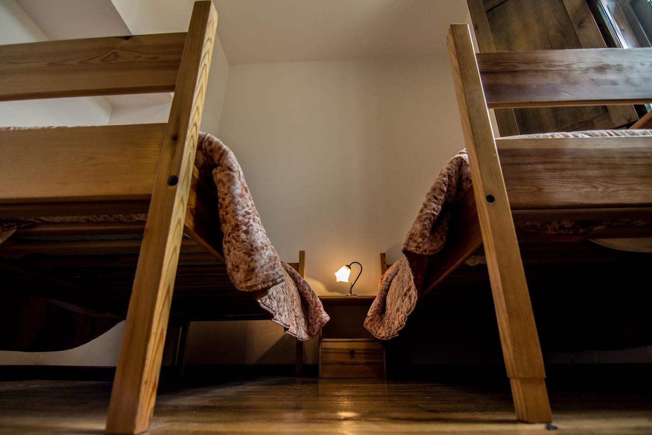 Il Camoscio Mountain & Bike Hostel Rovere  Exterior photo